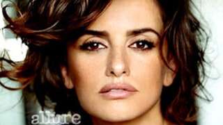 Penelope Cruz: Breastfeeding