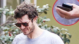 Adam Brody Wears Ring After Secretly Marrying Leighton Meester: Picture
