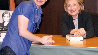 Chris Loves Hillary!