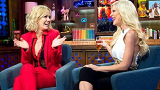 Tori Spelling, Jennie Garth Reenact a Scene From Beverly Hills, 90210 on Watch What Happens Live