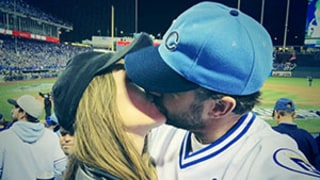 Olivia Wilde Kisses Jason Sudeikis After Kansas City Royals World Series Game 2 Win: Picture