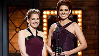 Tonys 2015 Presenters Debra Messing, Anna Chlumsky Accidentally Wear Matching Dresses: Pictures