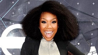Brandy Sings on NYC Subway, Gets Totally Ignored: Watch the Video!