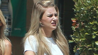 Louis Tomlinson's Baby Mama Briana Jungwirth Steps Out With Baby Bump: Pic
