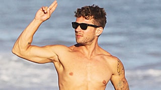 Ryan Phillippe Reminds Us He's Still Super Hot -- See His Rock-Hard Beach Bod