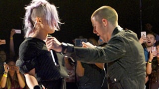 Nick Jonas, Kelly Osbourne Awkwardly Dance During His 2015 VMAs Performance: Video!