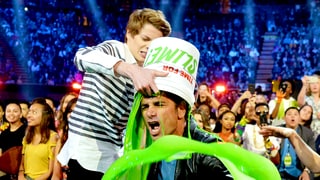 'Kids’ Choice Awards' 2016: Blake Shelton, John Stamos, Fifth Harmony and More Get Slimed!
