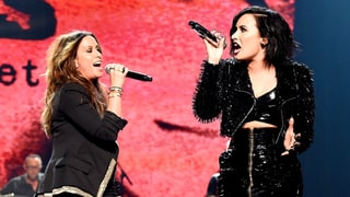 Alanis Morissette, Demi Lovato Slay Duet of “You Oughta Know” at AMAs 2015: Watch the Killer Performance Now!