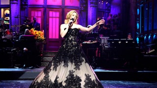 Elizabeth Banks Opens SNL in a Showstopping Ball Gown: All the Details
