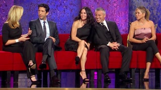 'Friends' Reunion Trailer: See David Schwimmer, Lisa Kudrow, Jennifer Aniston, Matt LeBlanc and Courteney Cox on Stage