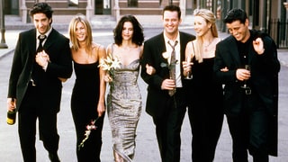 'Friends' Cast Reunites in an Amazing Group Photo, But One Star's Missing