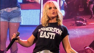 Miranda Lambert Wears T-Shirt With Boyfriend Anderson East’s Name During Concert