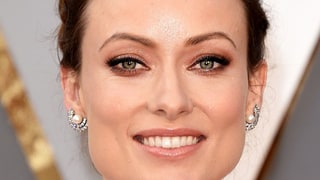 Olivia Wilde’s Glitzy Choker