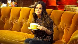 Rachel Bilson Shares an Adorable Pic of Herself on the ‘Friends’ Central Perk Set