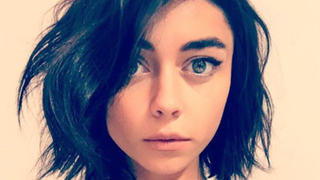 Sarah Hyland Goes to the 'Darker Side' With New Hair Color and Bob Cut