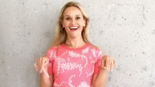 Reese Witherspoon Celebrates the 15th Anniversary of 'Legally Blonde' in the Most Elle Woods Way