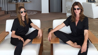 Cindy Crawford's Daughter, Kaia, Knows They Can't Stop Twinning