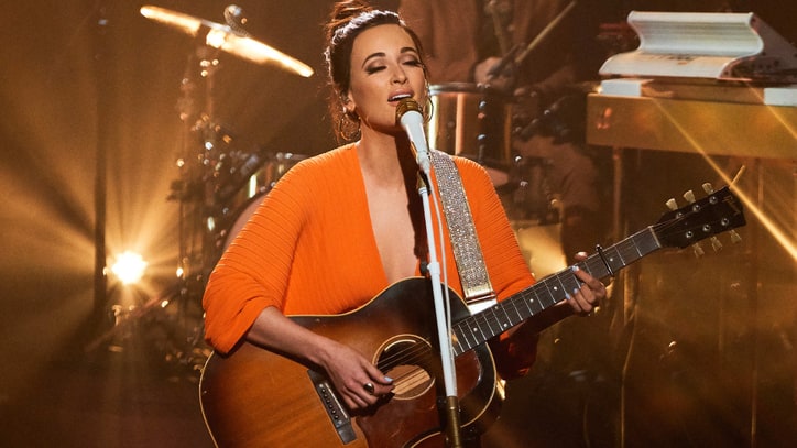 Watch Kacey Musgraves' Silky 'Velvet Elvis' on 'Corden'