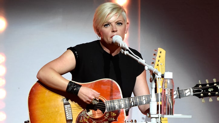 Dixie Chicks' Nashville Show Heavy on Hits, Light on Controversy