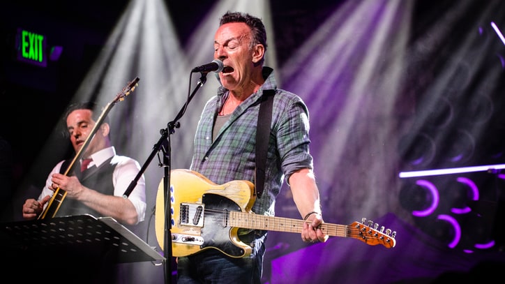 Bruce Springsteen Plays Smoldering Blues Set at New Jersey Bowling Alley