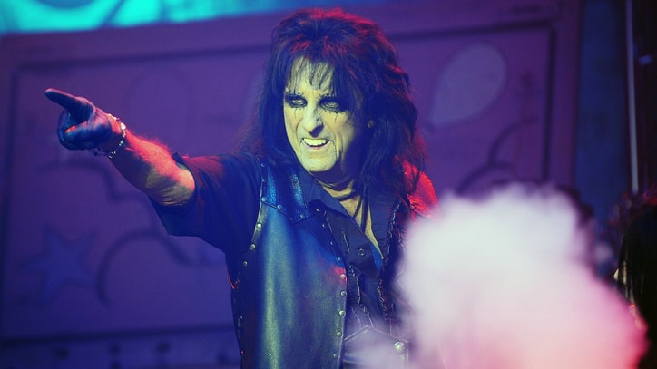 Alice Cooper Announces North American Paranormal Evening Tour