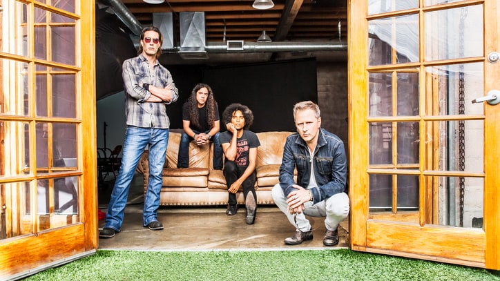 Alice in Chains Extend North American Tour