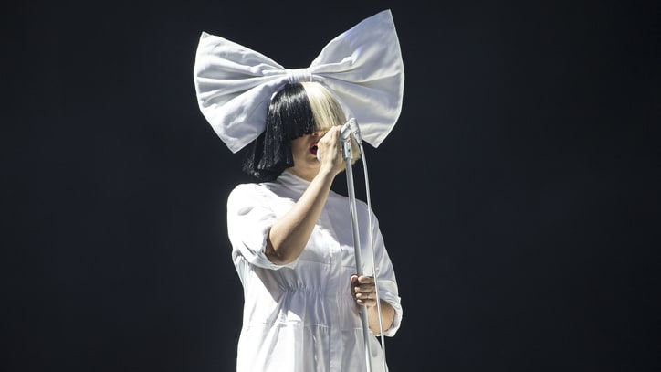 Watch Sia Debut 'The Greatest' Live at iPhone 7 Event