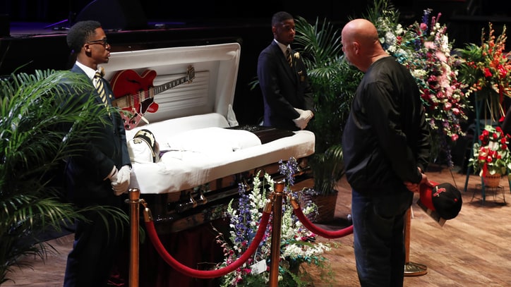 Chuck Berry Laid to Rest at All-Star St. Louis Memorial