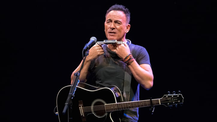 Bruce Springsteen Offers Tickets to Broadway Show in Charity Contest