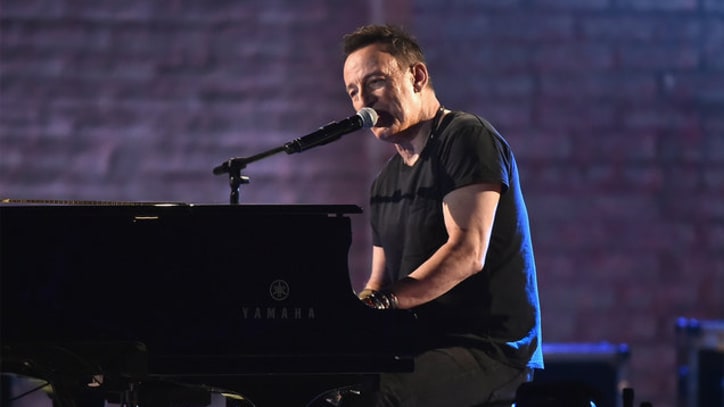 Bruce Springsteen Performs 'My Hometown' at Tony Awards