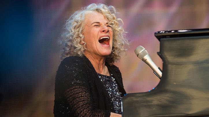 Carole King Revisits 1983 Song 'One Small Voice' After Women's March