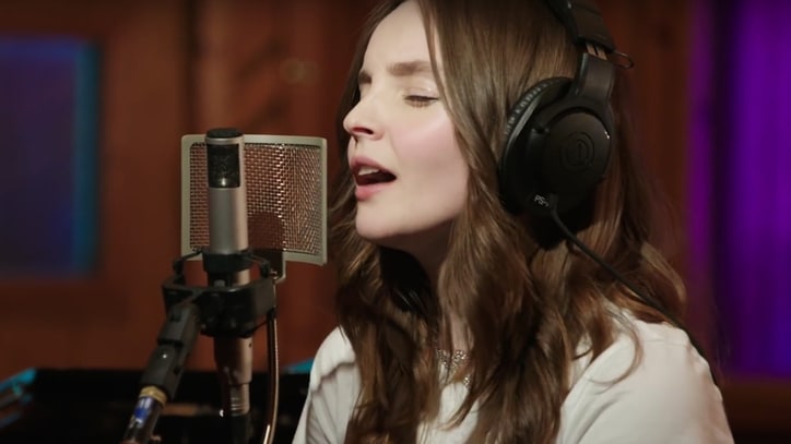 See Chvrches Perform Intimate Cover of Beyonce's 'XO'