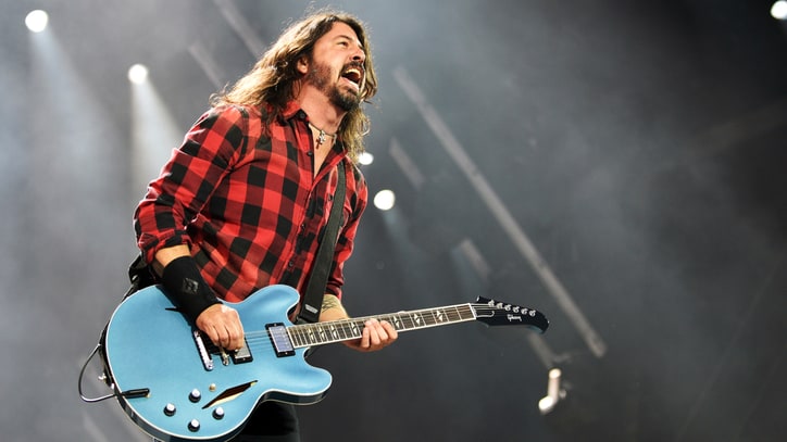 Dave Grohl Producing TV Show Based on Mother's Rock Moms Book