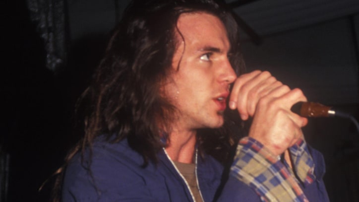 Flashback: Pre-Fame Eddie Vedder Sings 'Better Man' in 1989