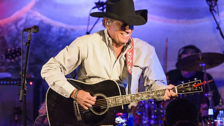 George Strait Brings New Songs, Classics to Intimate Texas Gig