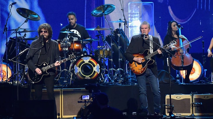 Watch ELO's Jeff Lynne Salute Chuck Berry at Rock Hall of Fame