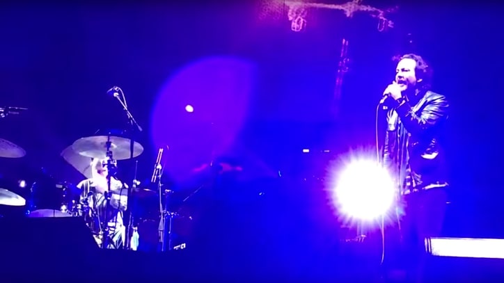 Watch Eddie Vedder Reunite With Jack Irons to Perform Pink Floyd Classic