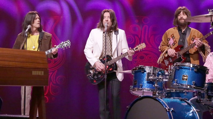 Watch Jimmy Fallon, Kevin Bacon Struggle to Spell Singing Kinks' 'Lola'