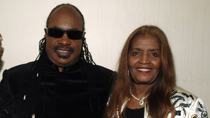 Stevie Wonder Pays Tribute to Motown Songwriter Sylvia Moy