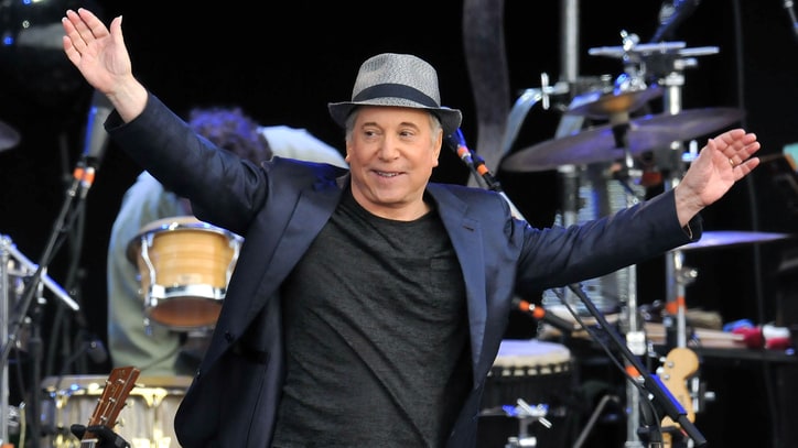 See Paul Simon's 'Diamonds on the Soles of Her Shoes' From 'Hyde Park' Live LP