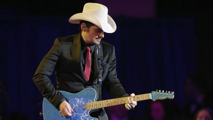Flashback: Brad Paisley Salutes President Obama