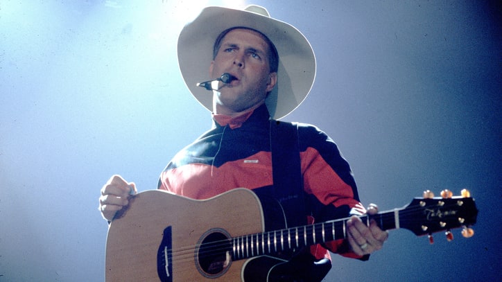 Garth Brooks Readies Mammoth Music, Book Anthology Set