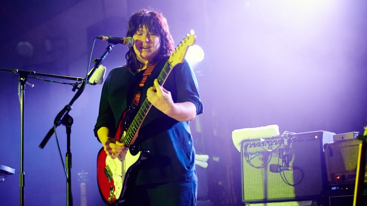 Hear the Breeders' New Razor-Edged Rock Song 'Wait In the Car'