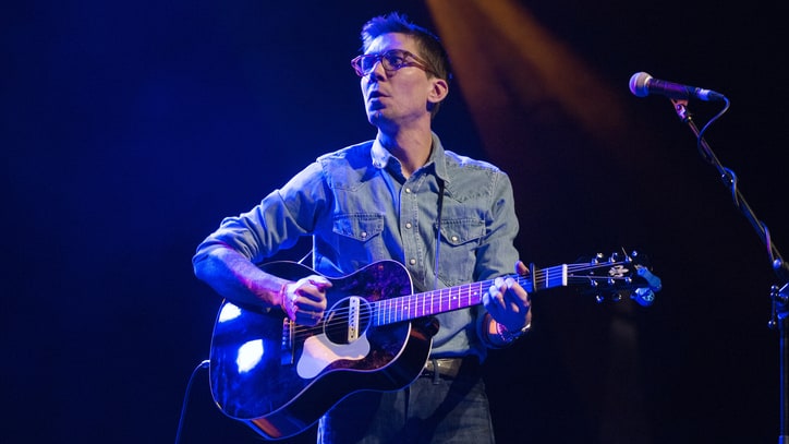 Review: Justin Townes Earle Refracts Roots Music on 'Kids in the Street'
