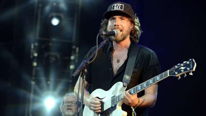 Hear Broken Social Scene's Cover of Tom Waits' 'I Don't Wanna Grow Up'