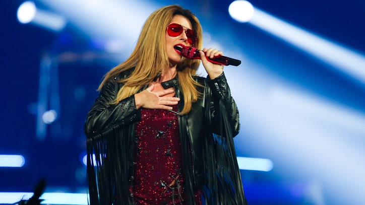 Flashback: See Shania Twain and Billy Currington's Swinging Video