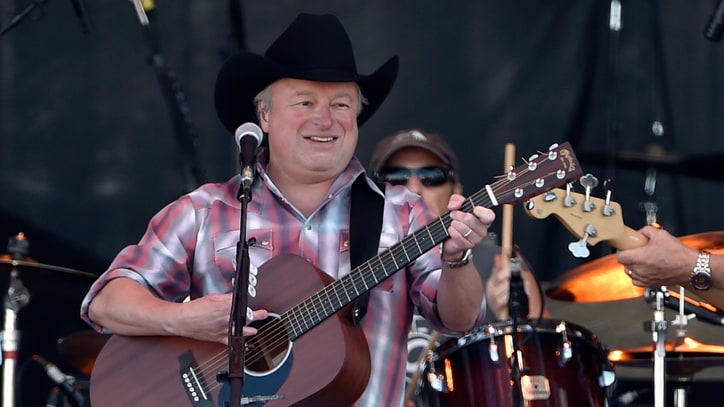 Watch Mark Chesnutt's Poignant Merle Haggard Tribute Video