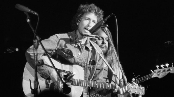 Bob Dylan's Rolling Thunder Revue Guitar Sells for $396,000 at Auction