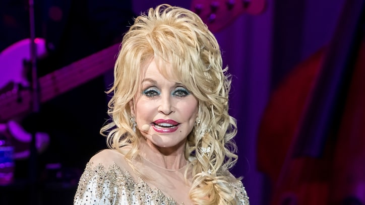 Dolly Parton Readies Children's Book Based on 'Coat of Many Colors'