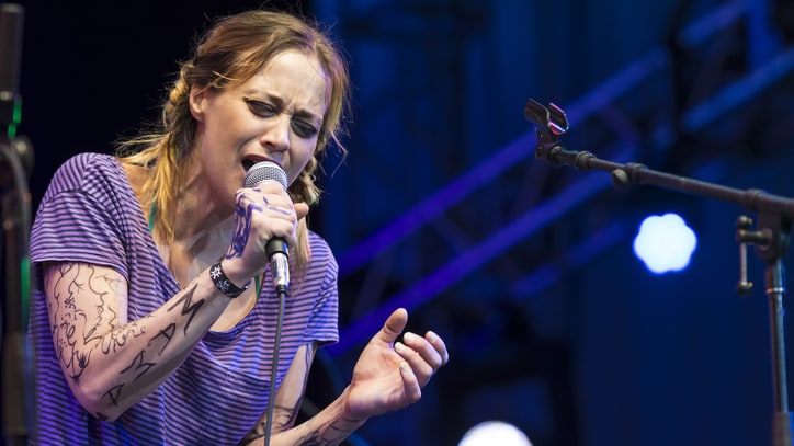 Hear Fiona Apple's Scathing Anti-Trump Chant for Women's March